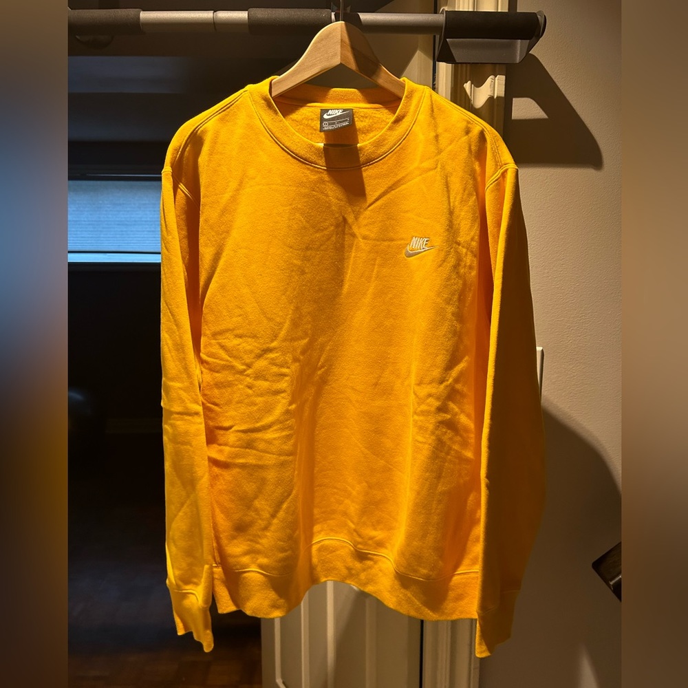 Nike pullover crewneck sweater